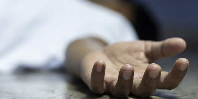 പ്രണയബന്ധത്തിലെ തർക്കം; കമിതാക്കളിൽ 19കാരനായ കാമുകൻ തൂങ്ങിമരിച്ചു,കാമുകിയെ കാണാനില്ല