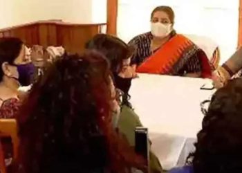 ആക്രമിക്കപ്പെട്ട നടിക്ക് നീതി ഉറപ്പാക്കണം; ഹേമ കമ്മീഷൻ റിപ്പോർട്ട് പുറത്തുവിടണം; ഡബ്ല്യുസിസി വനിതാകമ്മീഷനെ സമീപിച്ചു