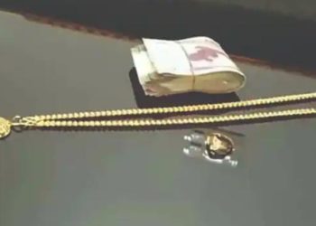 നന്മയുള്ള കള്ളന്! ‘നാല് പവന്റെ മാലയും അര പവന് മോതിരവും 67,500 രൂപയും ഇതാ’: മോഷണ മുതല് തിരിച്ചുകൊടുത്തു