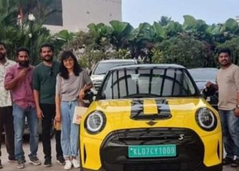 ലേഡി സൂപ്പര് സ്റ്റാറിന്റെ യാത്രകള് ഇനി ഇലക്ട്രിക് മിനി കൂപ്പറില്: പുതിയ കാര് സ്വന്തമാക്കി മഞ്ജുവാര്യര്