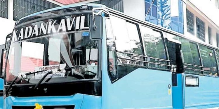കണ്ടക്ടറും ക്ലീനറുമില്ല; യാത്രക്കാർക്ക് പണം ബോക്‌സിൽ നിക്ഷേപിക്കാം; ഡ്രൈവർ മാത്രമുള്ള ബസ് ഇന്ന് മുതൽ വടക്കഞ്ചേരിയിൽ