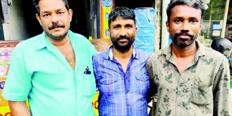 മൂന്നുപേർ ചേർന്ന് ടിക്കറ്റെടുത്തു; കൂടെ പോന്നത് കാരുണ്യയുടെ ഒന്നാംസമ്മാനമായ 80 ലക്ഷം!