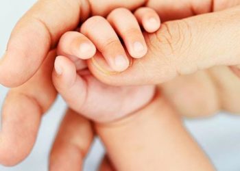 പ്രസവത്തിനിടെ കുഞ്ഞ് മരിച്ചു, പിന്നാലെ അമ്മയും; സ്വകാര്യ ആശുപത്രിയ്ക്ക് നേരെ  പ്രതിഷേധം