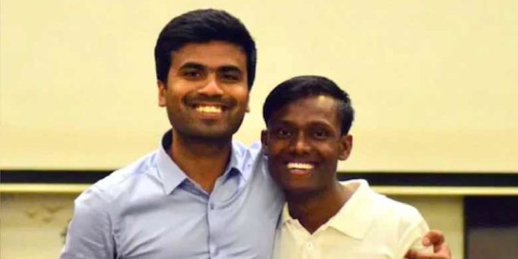 കൂലിപ്പണി ചെയ്ത് തന്നെ പഠിപ്പിച്ച അച്ഛന് മകന്റെ സമ്മാനം; അമേരിക്കയിൽ പഠിക്കാൻ 2.5 കോടിയുടെ സ്കോളർഷിപ്പ് സ്വന്തമാക്കി ഈ മിടുക്കൻ