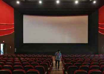 സിനിമ കാണാനെത്തിയത് മദ്യലഹരിയിൽ; ജീവനക്കാർ ടിക്കറ്റ് നൽകാത്തതിൽ പ്രതിഷേധിച്ച് കൈത്തണ്ട മുറിച്ച് യുവാവും സഹോദരിയും; സംഭവം കോട്ടയത്ത്