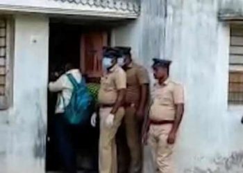 രാജ്യത്തെ ഞെട്ടിച്ച് വീണ്ടും ദുരഭിമാനക്കൊല; കൂലിപ്പണിക്കാരനായ യുവാവിനെ പ്രണയിച്ച് വിവാഹം കഴിച്ചു; മകളേയും ഭർത്താവിനേയും വെട്ടിക്കൊലപ്പെടുത്തി പിതാവ്