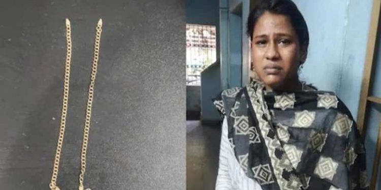 പിഞ്ചുകുഞ്ഞിന്റെ പാദസരം മോഷ്ടിച്ചു; ഗർഭിണിയായ യുവതിയെ പിന്തുടർന്ന് പിടികൂടി അങ്കണവാടി അധ്യാപികമാർ