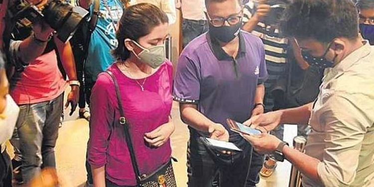 മലയാളസിനിമയെ രക്ഷിക്കാൻ ഇനി ഫ്ളെക്സി ടിക്കറ്റ്; പകുതി നിരക്കിൽ ടിക്കറ്റെടുത്ത് സിനിമ കാണാം; ഫിലിം ചേംബറിന്റെ പുതിയ ആശയം