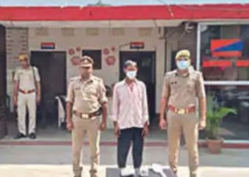 അടുത്തയാഴ്ച വിവാഹം നടക്കാനിരിക്കെ മകളെ പിതാവ് ബ്ലെയ്ഡ് കൊണ്ട് കഴുത്തറുത്ത് കൊന്നു