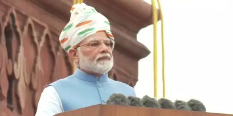 അടുത്ത 25 വര്‍ഷത്തേക്ക് വലിയ പദ്ധതികളുണ്ട്: സ്വാതന്ത്ര്യദിനാശംസയ്ക്കിടെ വിഡി സവര്‍ക്കറെ അനുസ്മരിച്ച് പ്രധാനമന്ത്രി