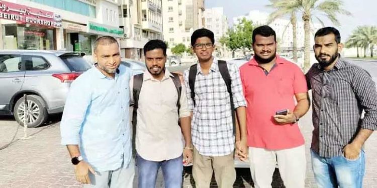 ശമ്പളമില്ലാതെ വലഞ്ഞ് ഒമാനിൽ കുടുങ്ങിയ ആലപ്പുഴ സ്വദേശികൾ നാട്ടിലേക്ക് മടങ്ങി; നാടിന്റെ സ്വാതന്ത്ര്യത്തിലേക്ക് പ്രവാസികൾ