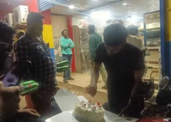 เดฎเดฆเตเดฏ เดตเดฟเดฒเตโเดชเดจเดฏเดฟเดฒเตโ เดเดจเตเดจเดพเด เดธเตเดฅเดพเดจเด; เดเตเดฒเตเดฒเดคเตเดคเต เดฌเตเดตเตโเดเต เดเดเตเดเตโเดฒเตเดฑเตเดฑเดฟเดจเต เดฎเตเดจเตเดจเดฟเดฒเตโ เดเตเดเตเดเต เดฎเตเดฑเดฟเดเตเดเต เดเดเตเดทเด!