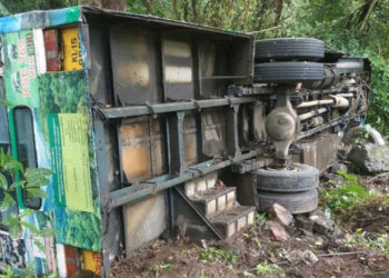 നേര്യമംഗലത്ത് കെഎസ്ആർടിസി ബസ് താഴ്ചയിലേക്ക് മറിഞ്ഞ് ഒരു മരണം; നിരവധി പേർക്ക് പരുക്ക്