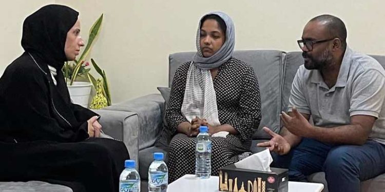 ഖത്തറിലെ സ്‌കൂള്‍ ബസില്‍ മലയാളി വിദ്യാര്‍ത്ഥിനി മരിച്ച സംഭവം; കുടുംബത്തെ ആശ്വസിപ്പിക്കാന്‍ മന്ത്രിയെത്തി