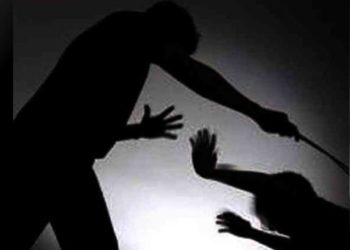 ക്ലാസിൽ വന്നില്ല, അധ്യാപകൻ വിദ്യാർത്ഥിയുടെ കാല് തല്ലിയൊടിച്ചു