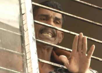 സമ്മാനമടിച്ച ലോട്ടറി ഒരാള്‍ തട്ടിയെടുത്ത് സമ്മാനം കൈക്കലാക്കി; പോലീസ് അന്വേഷിച്ചില്ലെന്ന് ആരോപിച്ച് ദേഹത്ത് മണ്ണെണ്ണയൊഴിച്ച് ആത്മഹത്യ ഭീഷണി