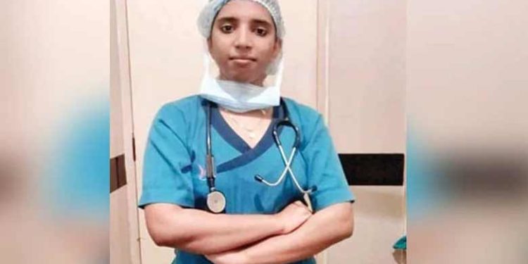 സര്ക്കാര് കൈത്താങ്ങായി; പൊന്നാനിയിലെ മത്സ്യത്തൊഴിലാളി കുടുംബത്തില് നിന്നും ആദ്യത്തെ ഡോക്ടറായി സുല്ഫത്ത്