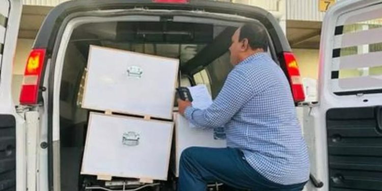 പ്രിയപ്പെട്ട മകളുടെ വിവാഹം, മംഗള മുഹൂര്ത്തത്തില് തണുത്ത് വിറങ്ങലിച്ച് മോര്ച്ചറിയിലിരുന്ന് പിതാവിന്റെ ആശീര്വാദം