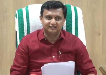 ഉമ്മാക്ക് അഞ്ച് സഹോദരന്മാരാണ്; ഇപ്പോൾ ഒരു പുതിയ അമ്മാവനെ കൂടി കിട്ടി; ഫാരിസ് അബൂബക്കർ ബന്ധുവാണോ?  പ്രതികരിച്ച് മന്ത്രി മുഹമ്മദ് റിയാസ്