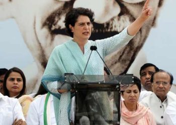 രക്തസാക്ഷിയായ തന്റെ പിതാവിനെ വരെ ബിജെപി മന്ത്രിമാർ അപമാനിച്ചു; എന്ത് നടപടിയാണ് എടുത്തത്? സഹോദരൻ പ്രധാനമന്ത്രിയെ കെട്ടിപ്പിടിക്കുകയാണ് ചെയ്തത്: പ്രിയങ്ക