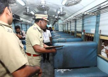 എലത്തൂരിൽ ട്രെയിൻ തീവെപ്പ്: മരിച്ചവരുടെ കുടുംബത്തിന് 5 ലക്ഷം വീതം ധനസഹായം; പരിക്കേറ്റവർക്ക് സൗജന്യ ചികിത്സ