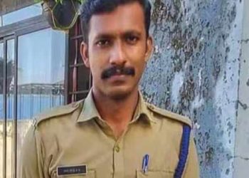 തിരുവനന്തപുരം കിന്‍ഫ്ര പാര്‍ക്കില്‍ തീപിടിത്തം, കെട്ടിടഭാഗം ദേഹത്ത് വീണ് അഗ്‌നിശമനസേനാംഗത്തിന് ദാരുണാന്ത്യം, അപകടം തീ അണക്കാനുള്ള ശ്രമത്തിനിടെ