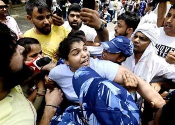 പാർലമെന്റ് ഉദ്ഘാടനത്തിനിടെ ഗുസ്തി താരങ്ങളുടെ പ്രതിഷേധം കനത്തു; സാക്ഷി മാലിക്ക് ഉൾപ്പടെയുള്ള താരങ്ങൾ അറസ്റ്റിൽ