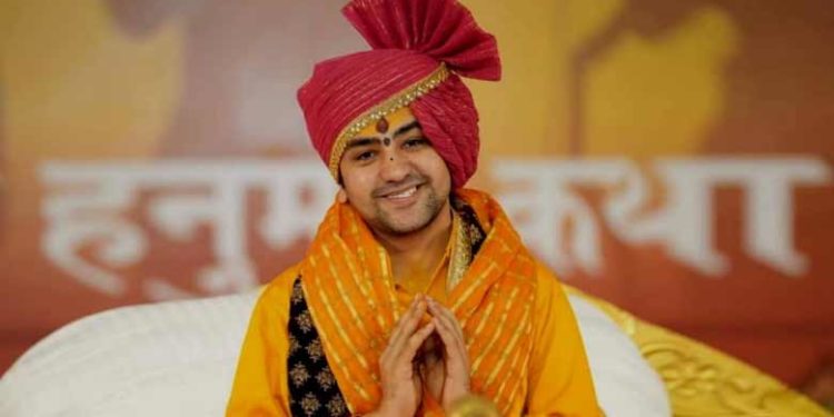 ഇന്ത്യ ഇപ്പോൾ തന്നെ ഒരു ഹിന്ദു രാഷ്ട്രമായി; പ്രഖ്യാപനം ഉടനെയുണ്ടാകും; പ്രസ്താവനയുമായി ആൾദൈവം; സ്വാഗതം ചെയ്ത് ബിജെപി, ബിഹാറിൽ വിവാദം