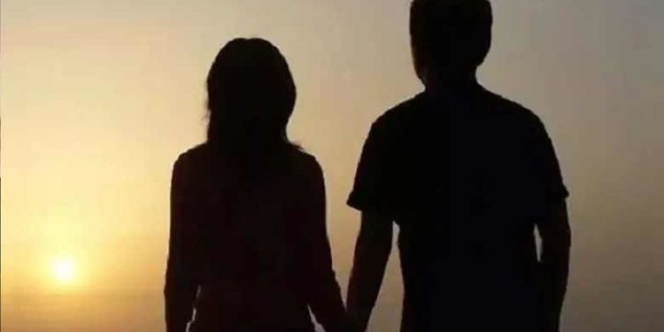 ഭർത്താവ് വിദേശത്ത്, മൂന്ന് കുഞ്ഞുങ്ങളെ ഉപേക്ഷിച്ച് 27കാരി യുവാവിനൊപ്പം ഒളിച്ചോടി; ഒടുവിൽ വയനാട്ടിൽ വെച്ച് പിടിയിൽ