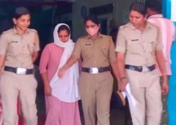 വയോധികനെ രാത്രി വീട്ടിലേക്ക് വിളിച്ചുവരുത്തി; തടഞ്ഞുവെച്ച് ഫോട്ടോ എടുത്ത് ഹണിട്രാപ്പ്; പണം തട്ടി മലപ്പുറത്തെ ഷബാനയും കൂട്ടാളികളും