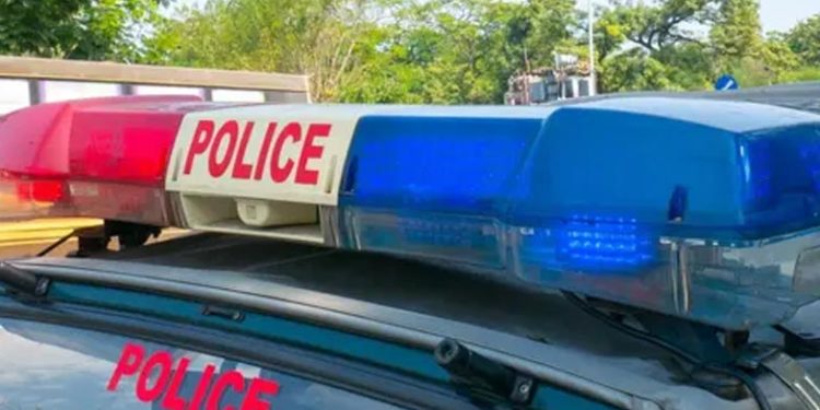 ഭക്ഷണം വാങ്ങിവരാമെന്ന് പറഞ്ഞ് ആശുപത്രിയ്ക്ക് പുറത്തിരുത്തി: നാല് മക്കളെ ഉപേക്ഷിച്ച് മാതാപിതാക്കള്‍ മുങ്ങി