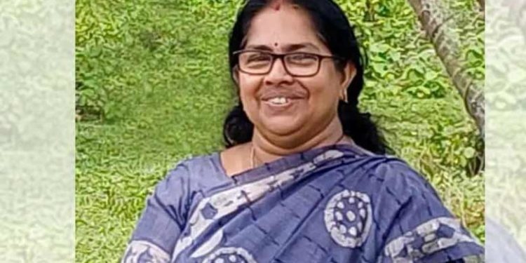 സഹപ്രവർത്തകർ ഒരുക്കിയ വിരമിക്കൽ സൽക്കാരത്തിന് എത്തിയതിനിടെ കുഴഞ്ഞുവീണു; മിനി ടീച്ചറുടെ വിയോഗത്തിൽ കണ്ണീർ