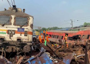 ട്രെയിൻ അപകടത്തിൽ ഭർത്താവ് മരിച്ചെന്ന് കള്ളം പറഞ്ഞ് സഹായധനം തട്ടാൻ ശ്രമം: യുവതിയെ താക്കീത് ചെയ്ത് പോലീസ്; പിരിഞ്ഞിട്ട് 13 വർഷമായെന്ന് ഭർത്താവ്