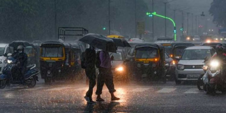 ബിപോര്ജോയ് ചുഴലിക്കാറ്റ് തീവ്രന്യൂനമര്ദമായി, കേരളത്തില് ഇടിമിന്നലോടുകൂടിയ അതിശക്തമായ മഴ, മുന്നറിയിപ്പ്