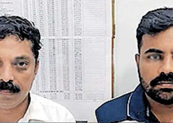 മാലിന്യം തള്ളുന്നവരെ കുറിച്ച് വിവരം നൽകിയാൽ പാരിതോഷികം; കേരളത്തിലെ ആദ്യകേസ് ആലുവയിൽ; രണ്ട് പേർ അറസ്റ്റിൽ; വിവരം നൽകിയത് കണ്ണൂരിലെ ഡ്രൈവർ