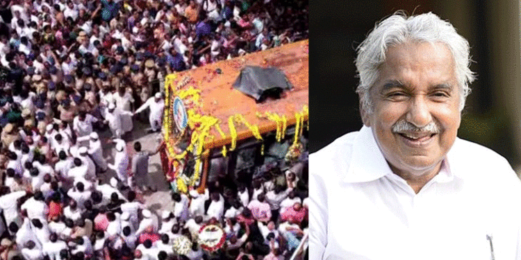 പുതുപള്ളിയിലേക്ക് അവസാനമായി കുഞ്ഞൂഞ്ഞെത്തി, യാത്രാമൊഴി ചൊല്ലിത്തീരാതെ ജനം! സംസ്‌കാരം രാത്രിയിലേക്ക് മാറ്റി