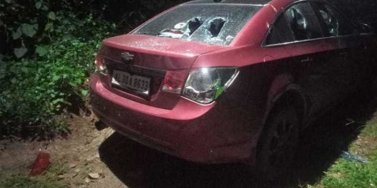 മദ്യപിക്കാൻ പണം ചോദിച്ച് നിരന്തരം ശല്യം; നൽകാത്തതിനെ തുടർന്ന് കാർ അടിച്ചു തകർത്തു; ലക്ഷങ്ങളുടെ ക്യാമറ മോഷ്ടിച്ചു; പരാതിയുമായി യൂട്യൂബർ