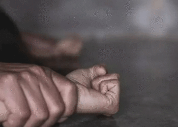 പത്താംക്ലാസുകാരിയെ പീഡിപ്പിച്ച് ഗര്‍ഭിണിയാക്കി; സഹോദരനും ബന്ധുവും അറസ്റ്റില്‍; സംഭവം മലപ്പുറത്ത്