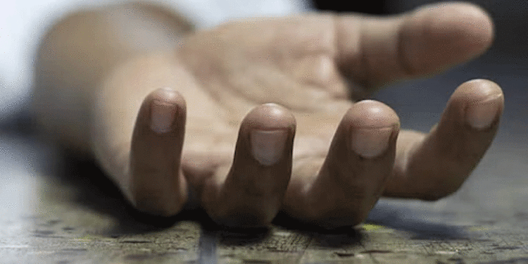 സോഷ്യല്‍ മീഡിയ വഴി പരിചയം, കാത്തിരുന്ന കാമുകന്‍ വന്നില്ല, ബസ് വെയിറ്റിംഗ് ഷെഡ്ഡില്‍ യുവതിയുടെ ആത്മഹത്യാശ്രമം