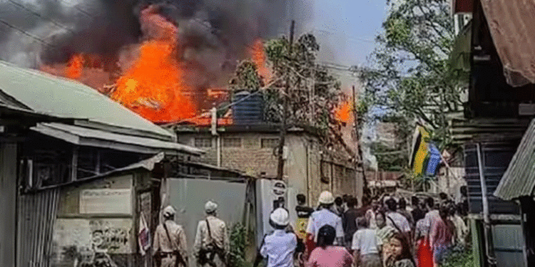 മണിപ്പൂരില്‍ വീണ്ടും വെടിവെയ്പ്പ്; 2 പേര്‍ മരിച്ചു, 7 പേര്‍ക്ക് പരിക്ക്