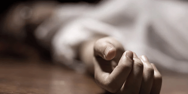 സംശയരോഗം, തൃശ്ശൂരില് പ്രവാസിയായ ഭര്ത്താവ് ഭാര്യയെ കമ്പിപാര കൊണ്ട് തലക്കടിച്ചു കൊന്നു