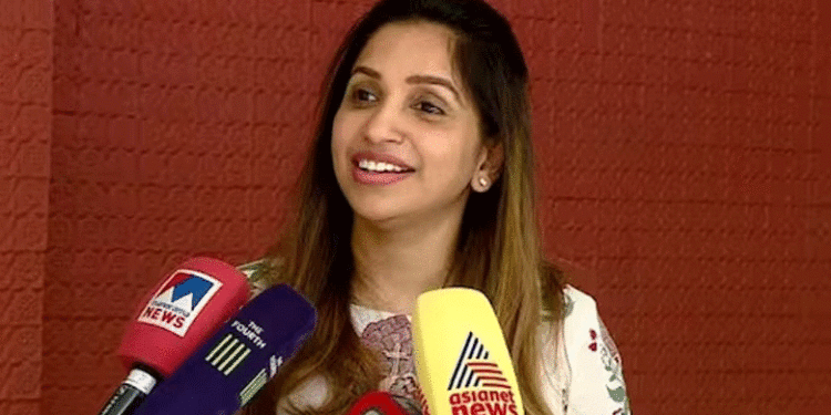 ‘പുതുപ്പള്ളി ഇനി ചാണ്ടിയുടെ കയ്യില്‍ ഭദ്രം,  53 കൊല്ലം ഉമ്മന്‍ചാണ്ടി എന്ത് ചെയ്തുവെന്ന ചോദ്യത്തിന് മറുപടിയാണിത്’; അച്ചു ഉമ്മന്‍