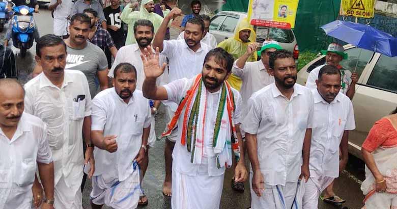 എംഎൽഎ ബോർഡ് വെയ്ക്കില്ല; ഓഫീസിന്റെ കാര്യം ‘സമയാകുമ്പോൾ തീരുമാനിക്കും’; പുതുപ്പള്ളിയിൽ ചാണ്ടി ഉമ്മന്റെ പദയാത്ര