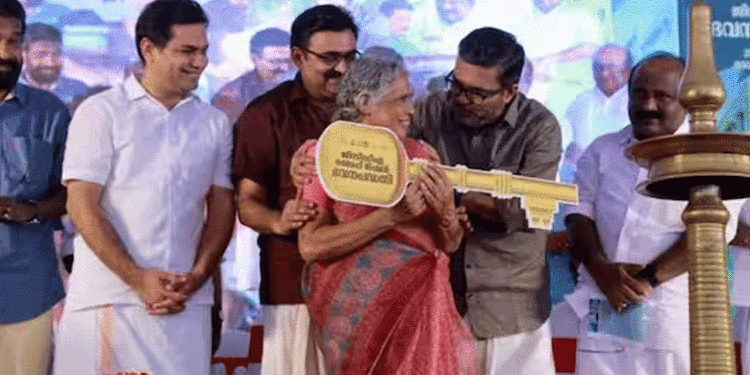 മഴക്കാലത്തെ നരകജീവിതത്തിന് അവസാനം! പി ആന്‍ഡ് ടി കോളനിയിലെ 83 കുടുംബങ്ങള്‍ ഇനി ഫ്ളാറ്റിലേക്ക്