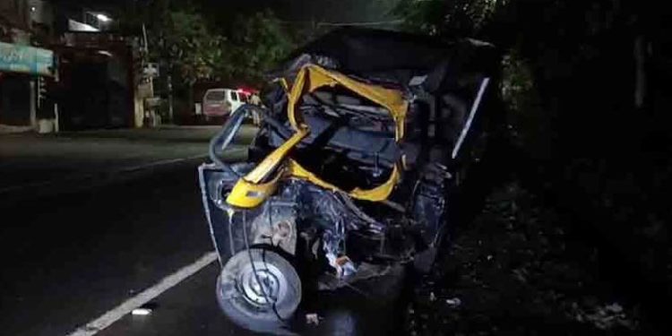 ഓട്ടോറിക്ഷയും ജീപ്പും കൂട്ടിയിച്ച് അപകടം: മൂന്ന് പേര് മരിച്ചു