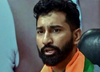 ബസിലെ വീഡിയോ ദൃശ്യങ്ങള്‍ ഉപയോഗിച്ച് മതവിദ്വേഷ പ്രചാരണം; അനില്‍ ആന്റണിയെ പ്രതിചേര്‍ത്തു