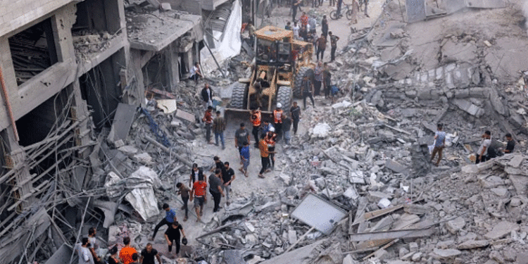 ഗാസയിലെ സ്ഥിതി അതീവ ഗുരുതരം, കുടിവെള്ളം പോലുമില്ലാതെ വലഞ്ഞ് ഗര്‍ഭിണികളടക്കമുള്ള ജനങ്ങള്‍