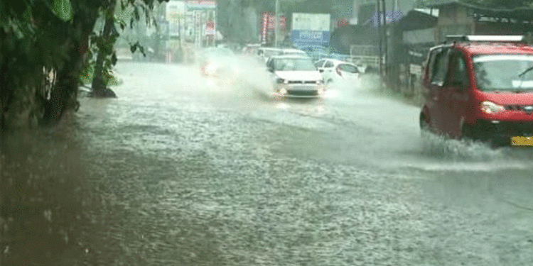 കനത്ത മഴ, 11 ജില്ലകളില് യെല്ലോ അലര്ട്ട്; മലയോര മേഖലയില് ജാഗ്രത നിര്ദേശം