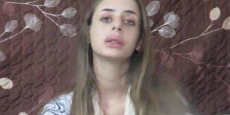 ഇസ്രയേലില്‍ നിന്നും സംഗീതോത്സവത്തിനിടെ പിടികൂടി ബന്ദിയാക്കിയ 21കാരിയുടെ വീഡിയോ ആദ്യമായി പുറത്തുവിട്ട് ഹമാസ്; മോചനം കാത്ത് 200ഓളം ബന്ദികള്‍