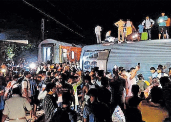 ബിഹാറില് ട്രെയിന് പാളം തെറ്റി; 4 പേര് മരിച്ചു, നിരവധി പേര്ക്ക് പരിക്ക്